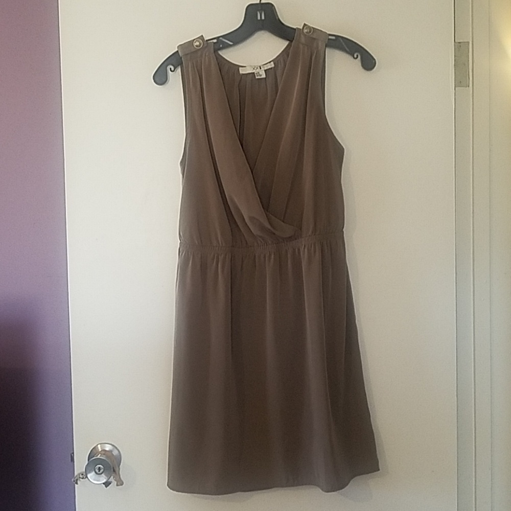 Forever 21 M grey sleeveless lightweight polyester